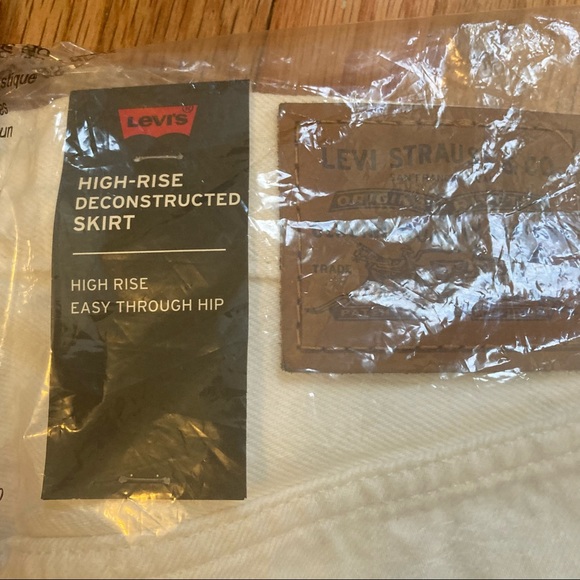 NWT High Rise Deconstructed Skirt in Pearly White - Picture 7 of 7